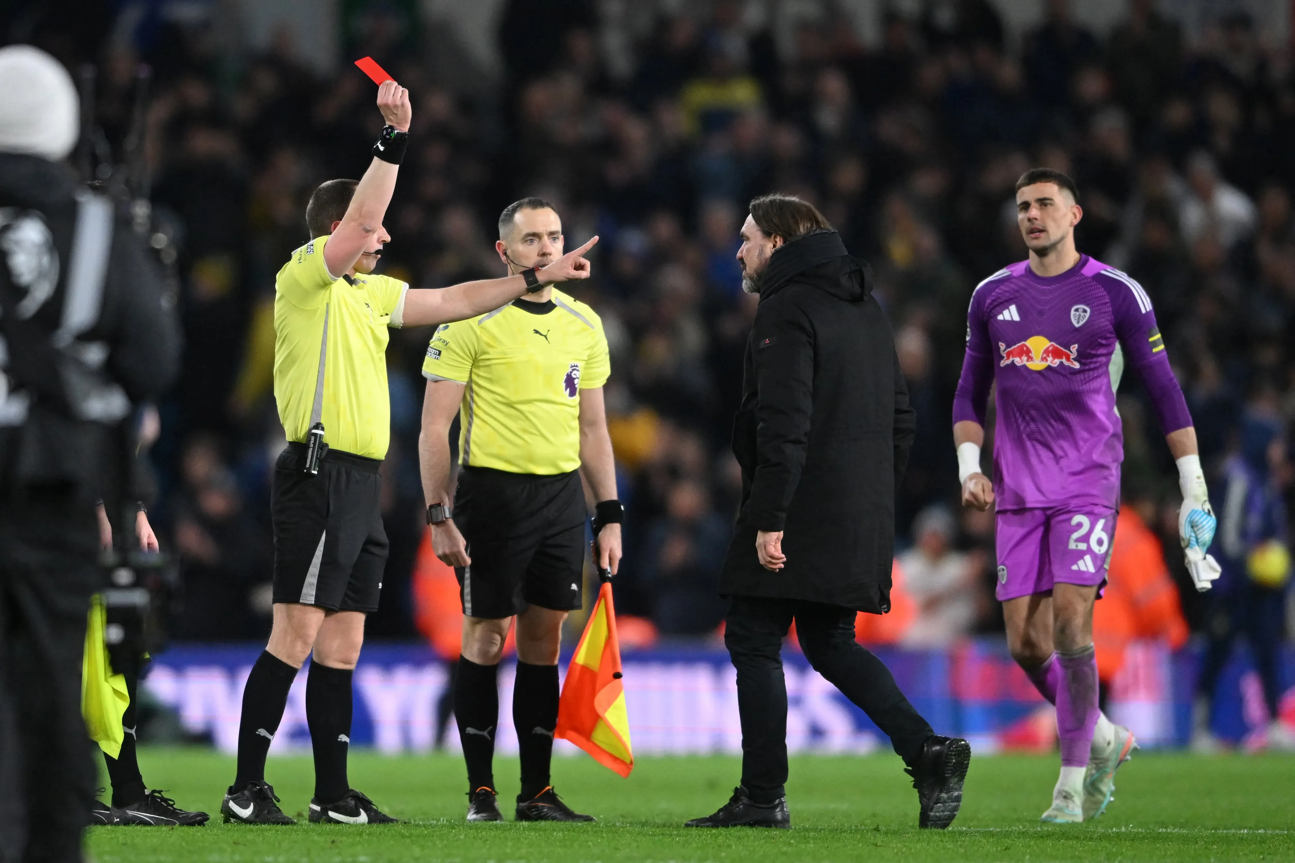 Red Card Mystery: What did Daniel Farke say to the referee at full-time?